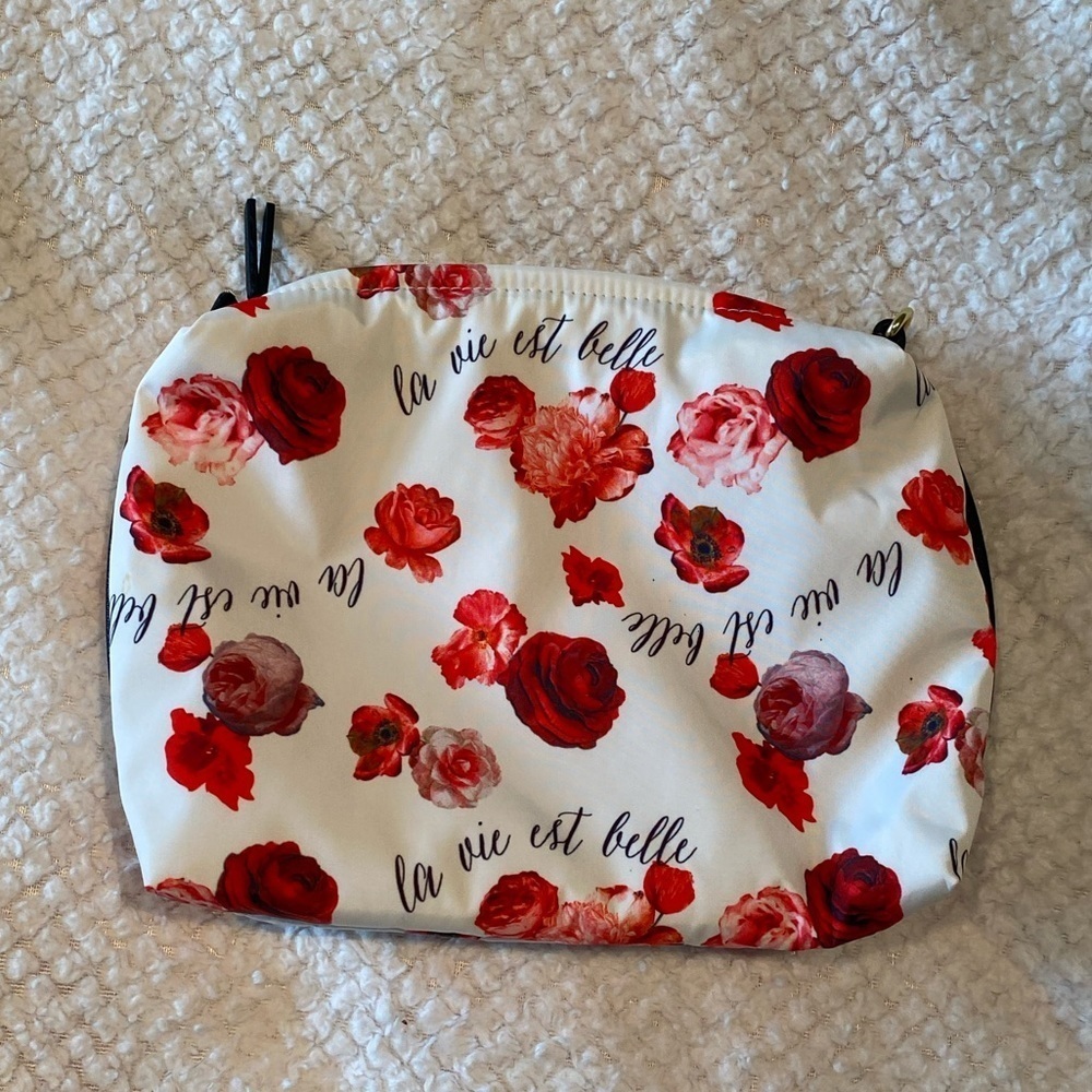 Rose Pattern Toiletry Bag Floral Makeup Bag Pink Red Vanity Pouch La Vie Belle